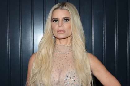 Jessica Simpson Receives Icon Award At Fashion Event