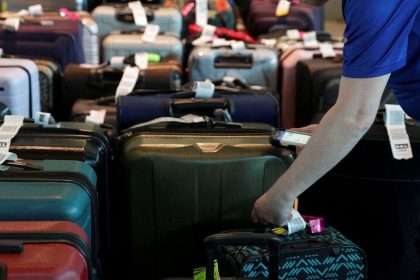 Senate Committee Investigates Baggage And Seat Reservation Fees On U.s.