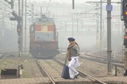 Delhi: Dense Fog Engulfs The National Capital. 21 Trains Are