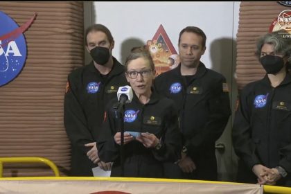 Nasa Crew Leaves Mock Mars Habitat For The First Time