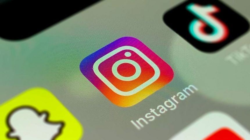 Instagram Embraces 'photo Dump' Feature